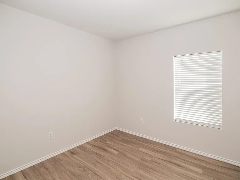 100 Mia Ln — Photo 14