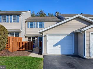 702 Bentwood Ln, York, PA 17408