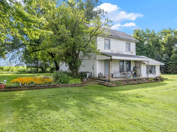 866 Paw Rd, Paw Paw, IL 61353
