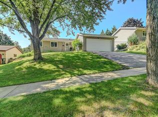 7105 Gladstone Dr, Madison, WI 53719