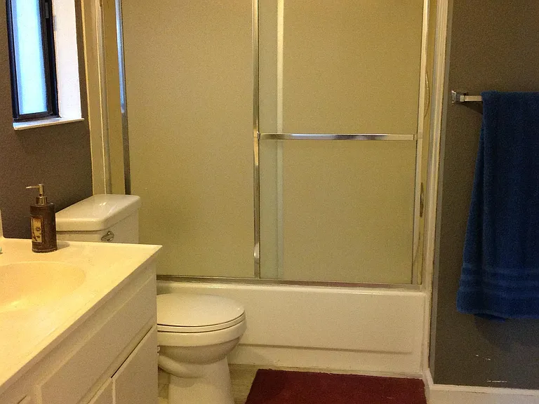 1194 W Grand Ave #3 — Photo 3