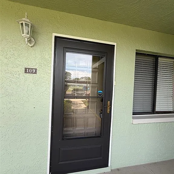 109 Nancy Dr — Photo 2