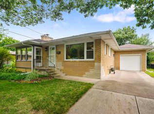 720 N William St, Joliet, IL 60435