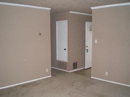 3rd image of 9415 CLIFF WAY
