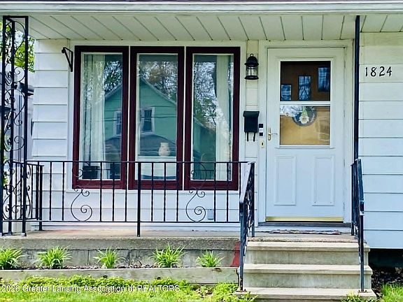 3rd image of 1824 S Rundle Ave
