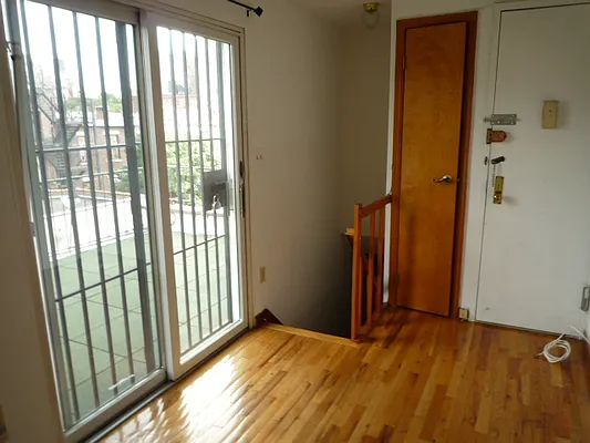 Rented by New Yorker Realty | media 24