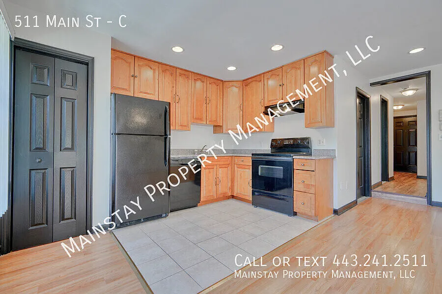 Spacious 1 BR Apartment in Historic Laurel! — Photo 4