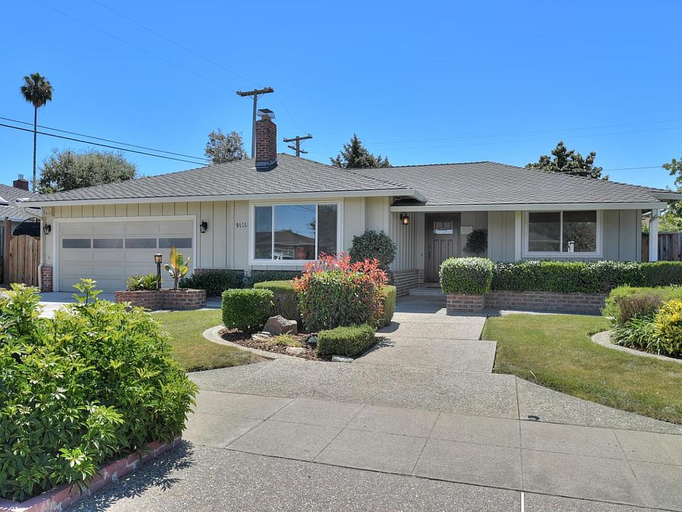 1st image of 1085 Woodbine Way