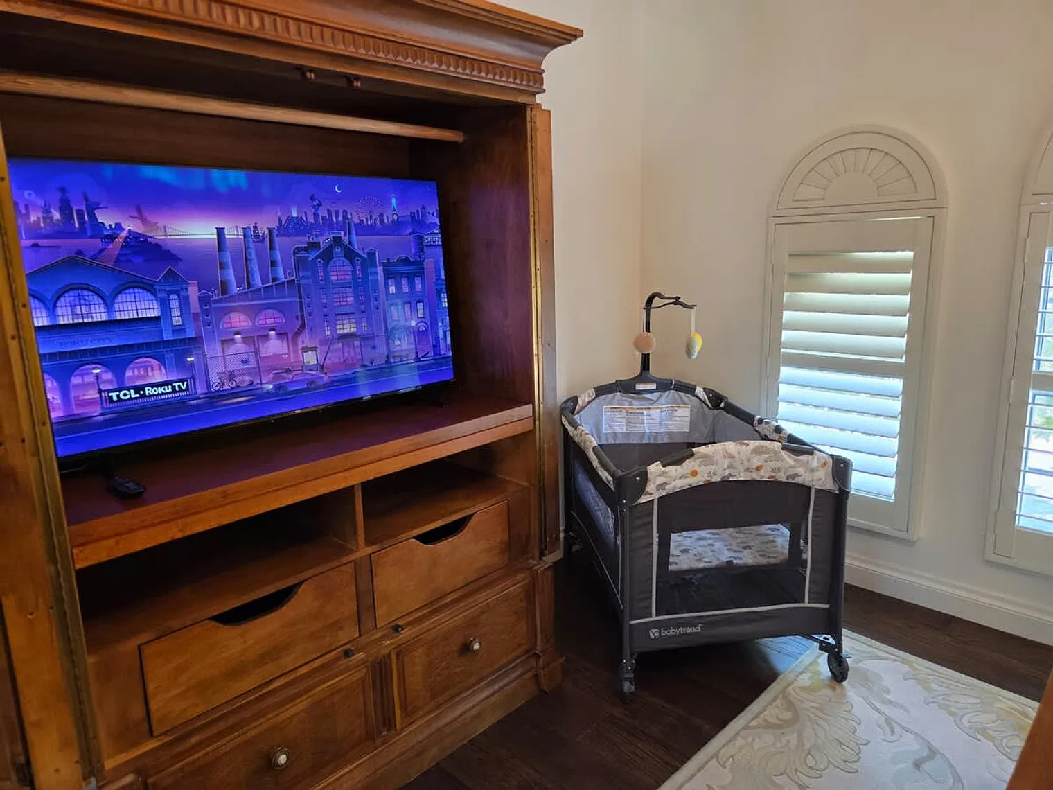 3 bed, 2.0 bath, 2206 sqft, $7,521 — Photo 4
