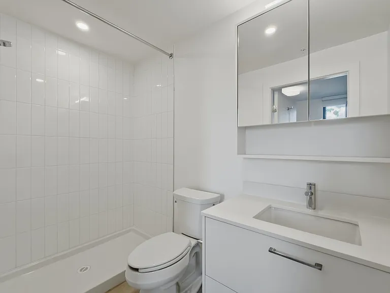 2511 Carolina St — Photo 84
