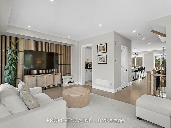 3rd image of 556 New England Ct