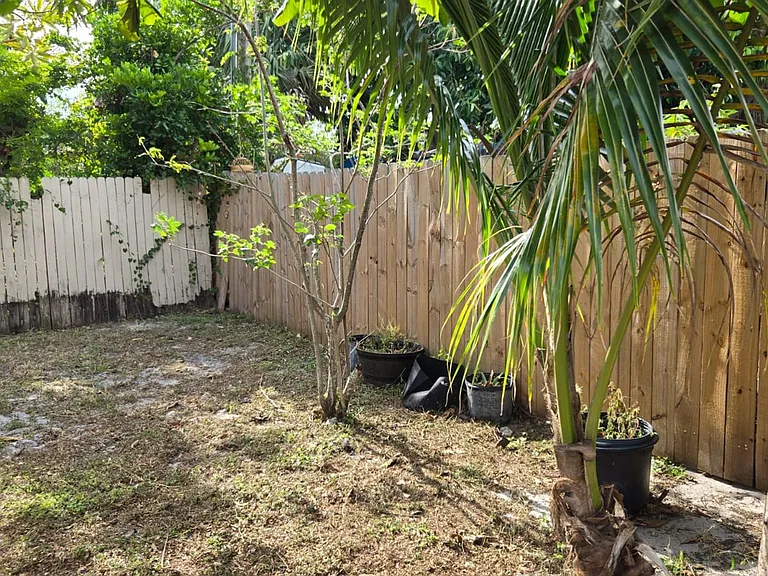 6511 Seminole Dr — Photo 14