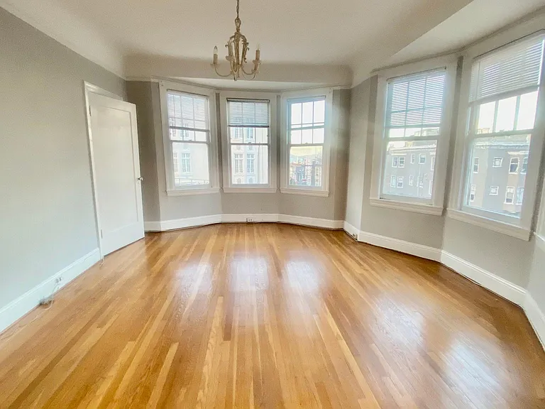 2815 Filbert St #204 — Photo 8
