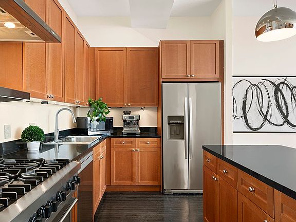 3rd image of 252 7th Ave APT 17B