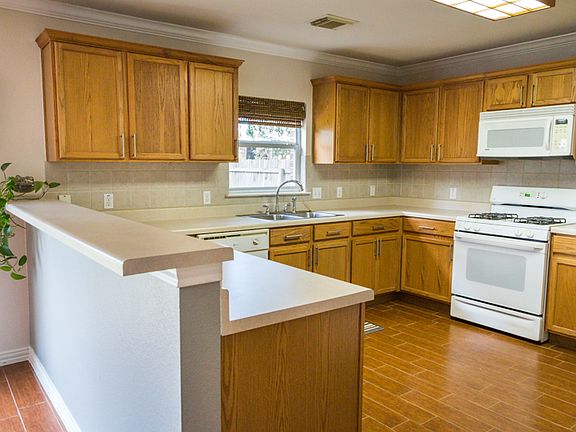5th image of 1210 Parker Pl