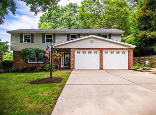 332 Dutch Ln, Pittsburgh, PA 15236