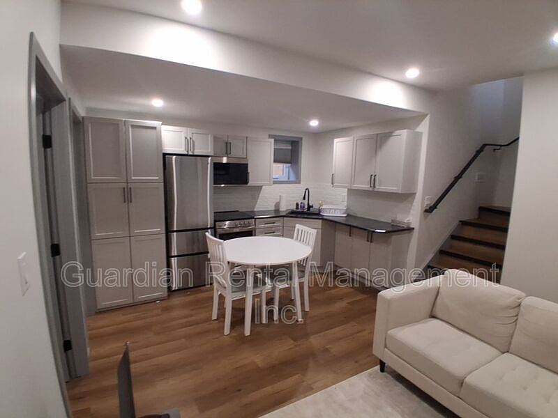 1st image of 214 Windemere Ave S