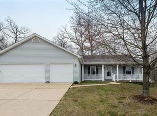 27 Winding Oaks Cir, O'Fallon, MO 63366