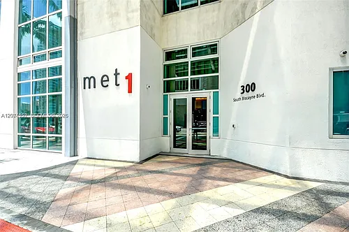 300 S Biscayne Blvd Photo 1