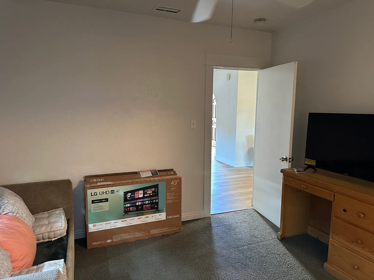 2 bed, 1.5 bath, 1080 sqft, $2,900 — Photo 2