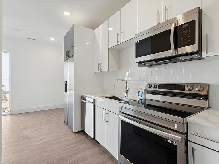 1221 E Fletcher St #409A — Photo 6