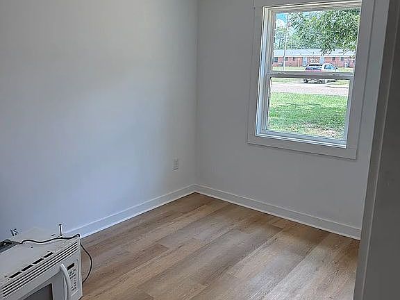 3rd image of 1000 Snowden Dr
