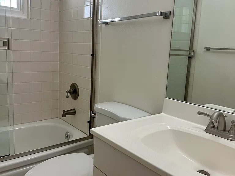 6343 Atherwood Ave — Photo 8
