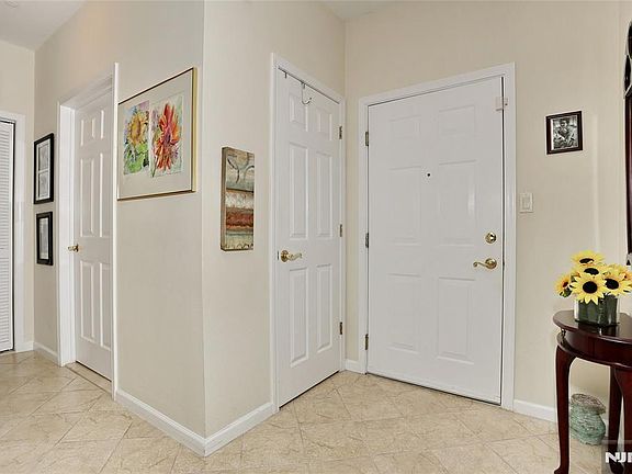 5th image of 80 Ridgewood Rd APT 117