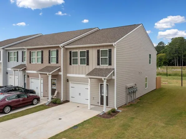 147 Village Green Dr NW, Adairsville, GA 30103