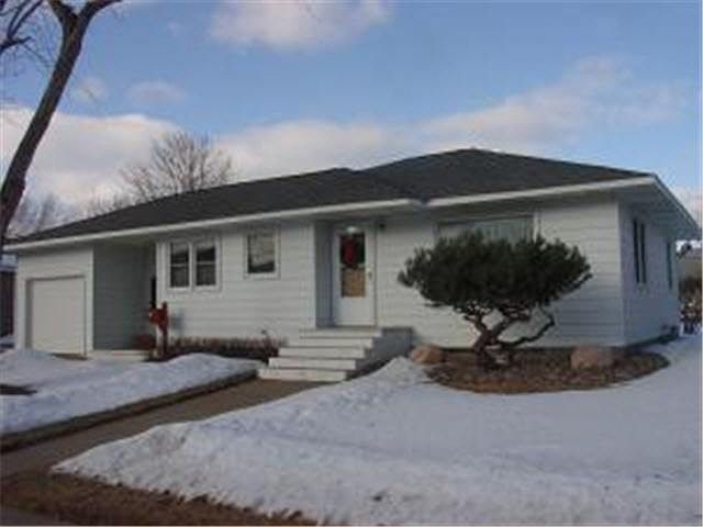 1st image of 628 Sarnia  W