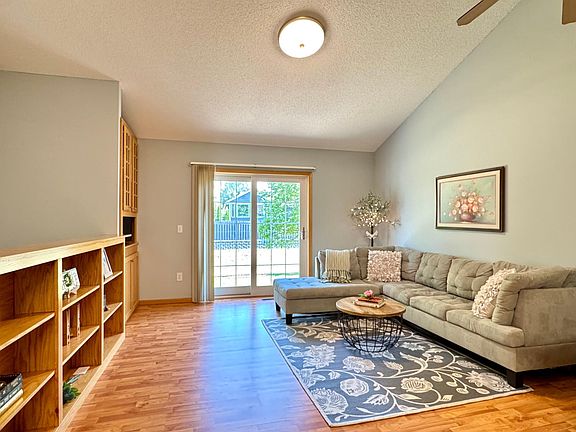 5th image of 766 Independence Dr