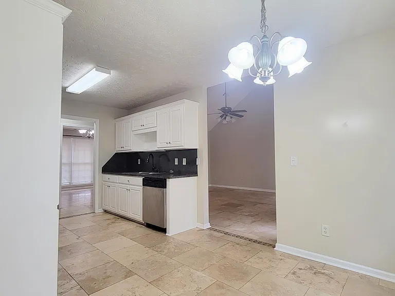 11 Running Bear Dr — Photo 6
