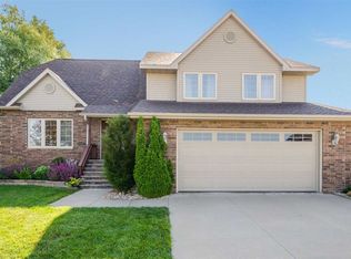 205 Rogers Dr, Williamsburg, IA 52361