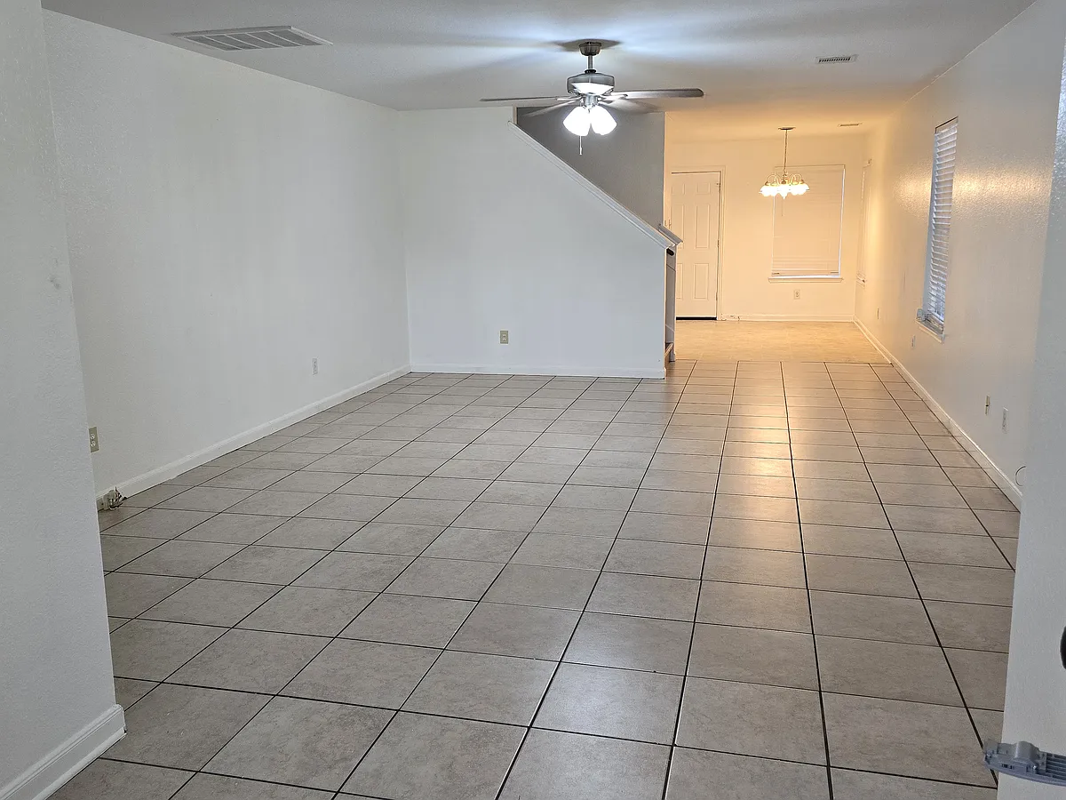 Building Photo - 6718 Hawthorne Falls Ln