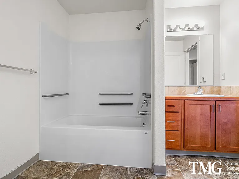 1017 SE 12th Ave — Photo 116