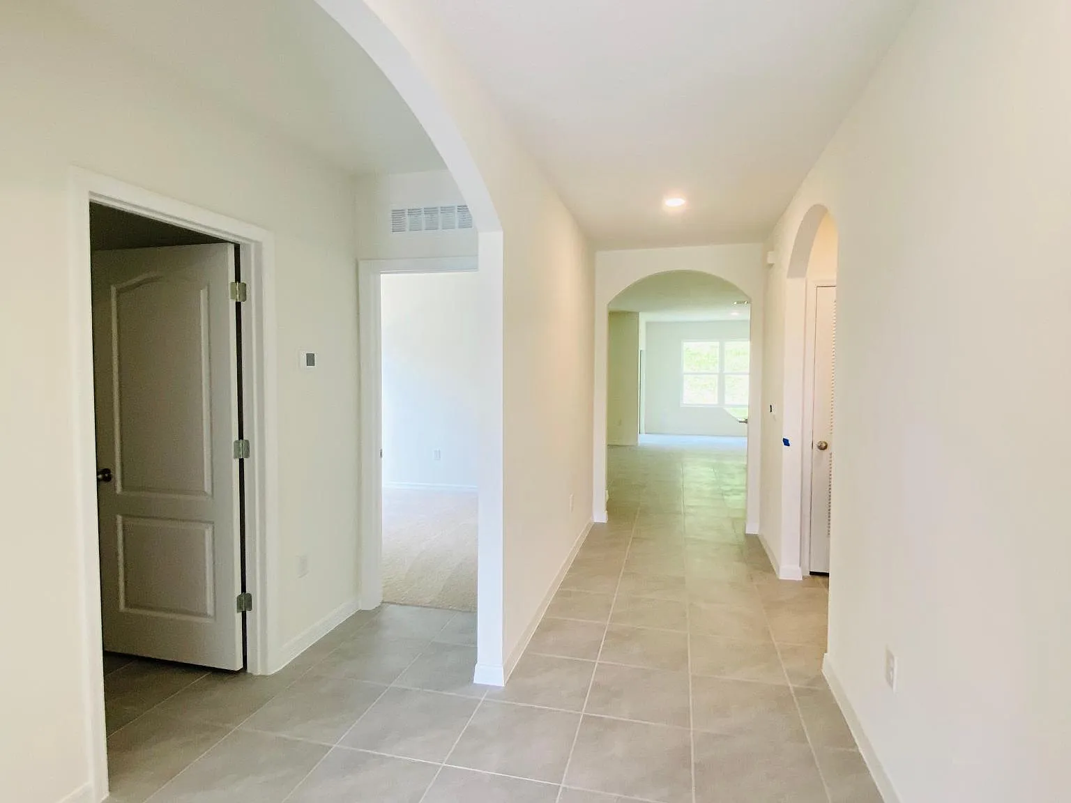 3 bed, 1672 sqft, $2,200 — Photo 3