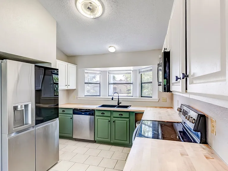 2015 Newton Dr — Photo 14