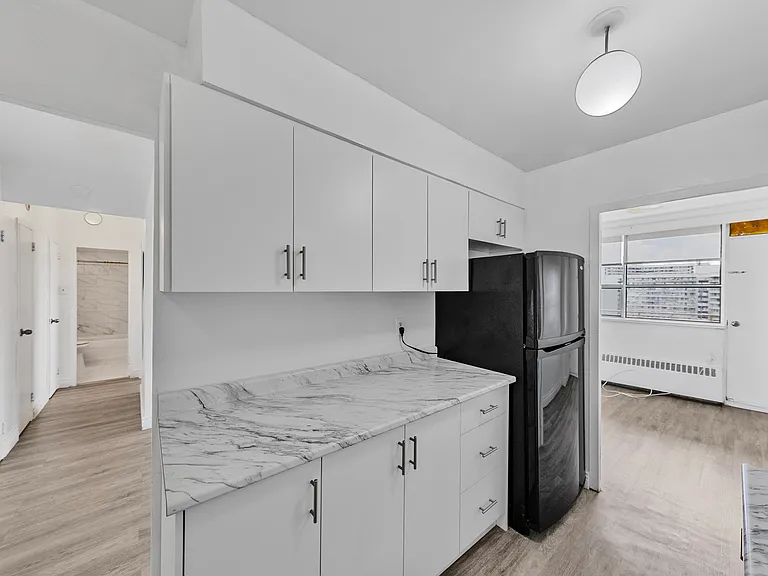 65 Thorncliffe Park Dr #1807 — Photo 10