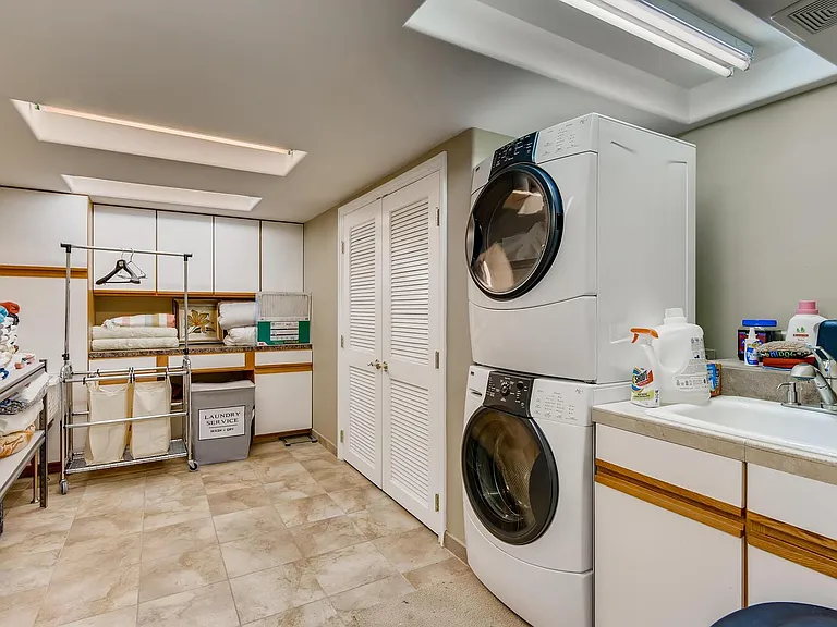 1720 Silver Ave — Photo 23