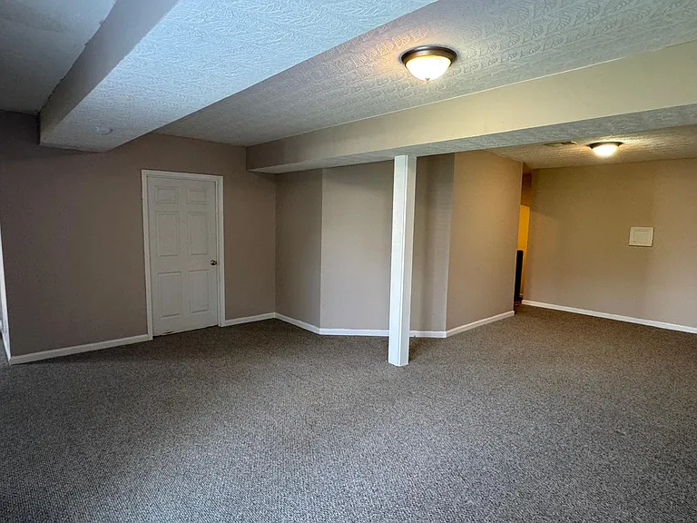504 Thames Cir — Photo 71