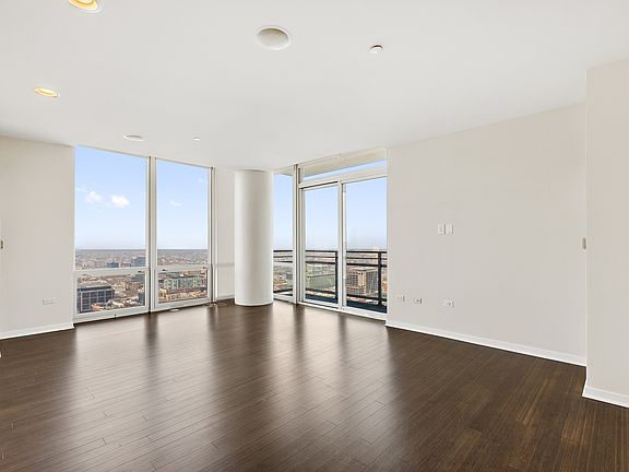 5th image of 737 W Washington Blvd APT 3201