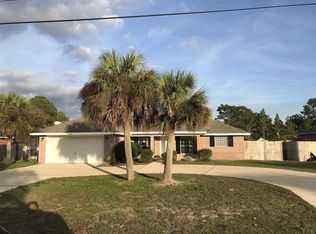 2040 Commodore Dr, Navarre, FL 32566