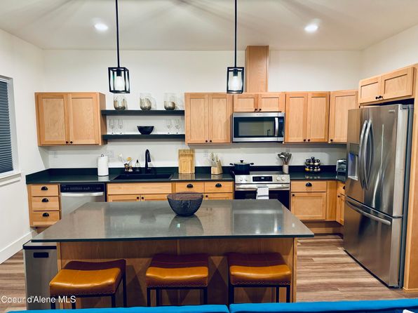 50 Carnelian Ave #102, Ponderay, ID 83852