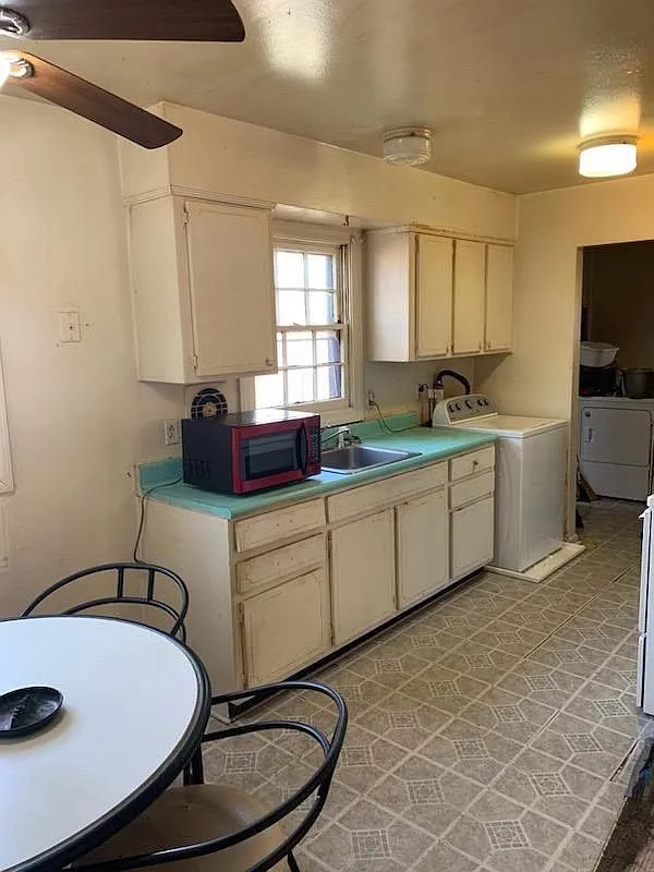 3 bed, 882 sqft, $1,400 — Photo 3