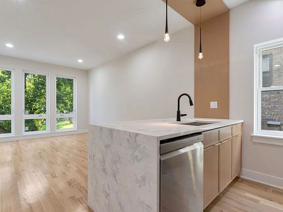 4th image of 6404 S Vernon Ave #2