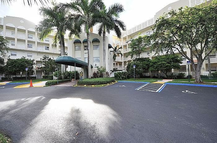 1st image of 10730 NW 66th St APT 406