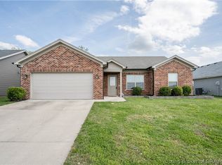 8917 Woodford Dr, Charlestown, IN 47111