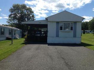 50 Willington Dr, Macungie, PA 18062