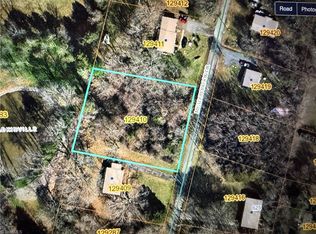 612 Meadowbrook Dr, Yadkinville, NC 27055