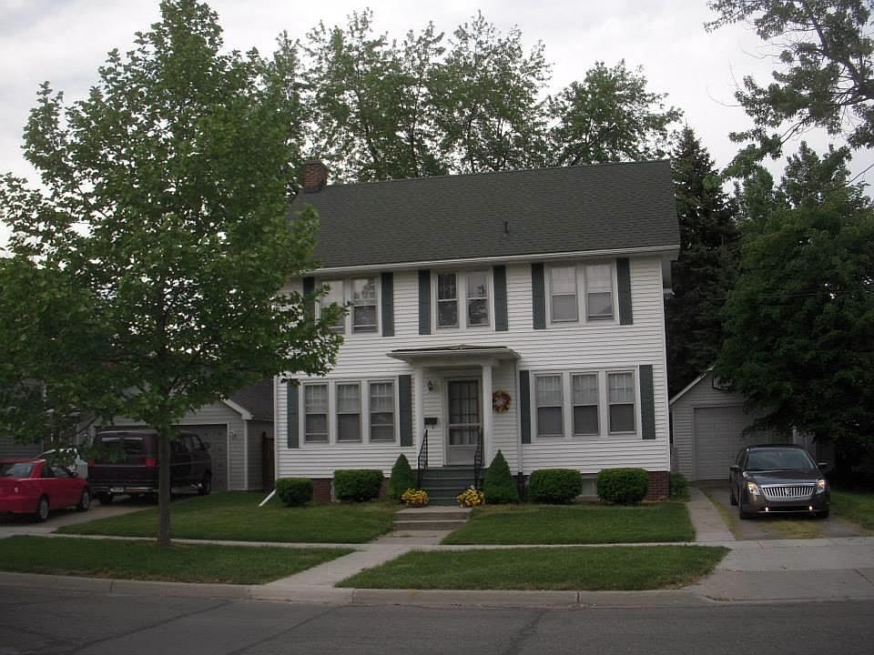 Colonial Home / Greek Revival Style